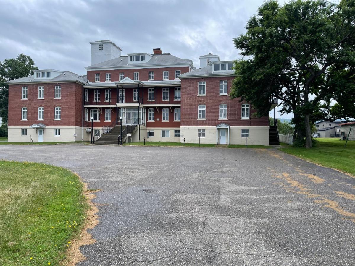 Apartamento Le Couvent Sainte Anne-des-Chênes Exterior foto